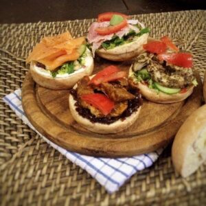 Smoked salmon with garlic and herb cream cheese