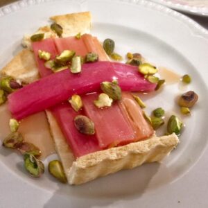 Rhubarb and pistachio slice